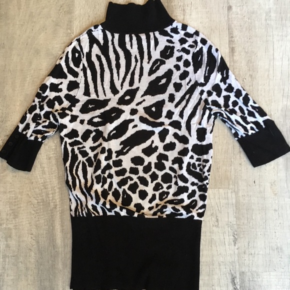Express Turtleneck Animal Print Sweater - Picture 5 of 6